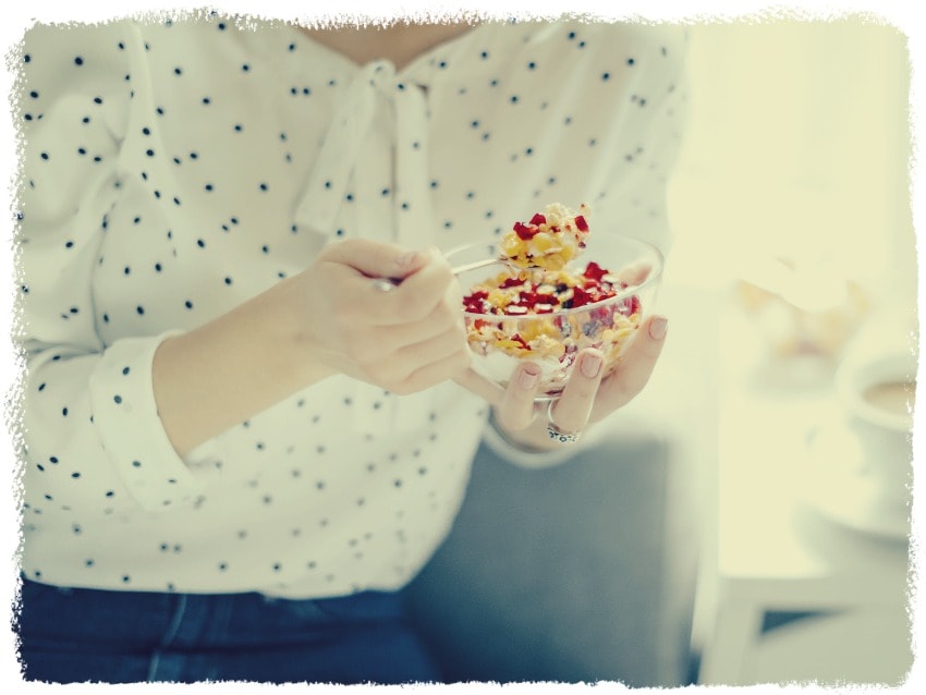 how to be more positive eat healthy Learn how to be more positive and happy by eating healthy.