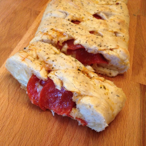 kid friendly freezer meals | Prepare this fancy Freezer Stromboli Kit so you can still eat during busy weeknights.