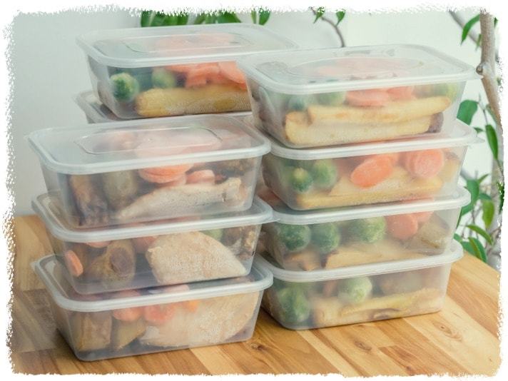 Check out our best meal prep containers review and find out which are the best glass meal prep containers and 3 compartment meal prep containers.