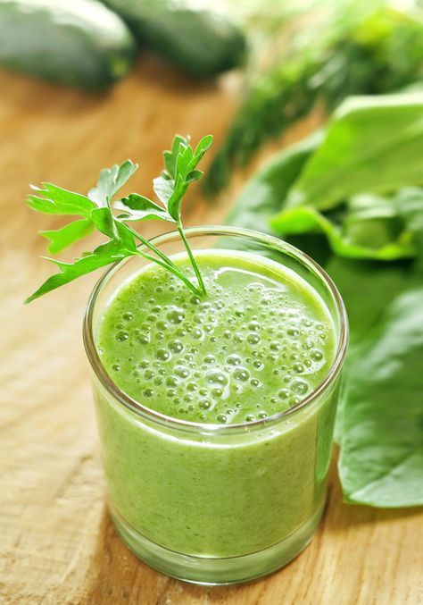 Find out why many swear by this Dr Oz green smoothie recipe for their healthy glow. | green smoothie benefits | weight loss smoothies recipes | 3 day green smoothie detox | green smoothie detox recipe #health #healthyrecipes #nutrition #mealprep #nobake #keepingfit #fitnessgoals #healthhabits
