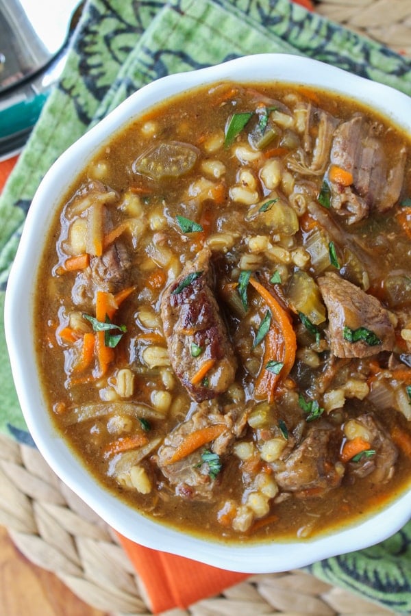 Click here to learn how to cook very easy crock pot recipes. Discover the advatange of healthy crock pot dinners. #healthy #healthylifestyle #healthymeals #mealprep #healthyhabits #nutrition #nobake #healthier
