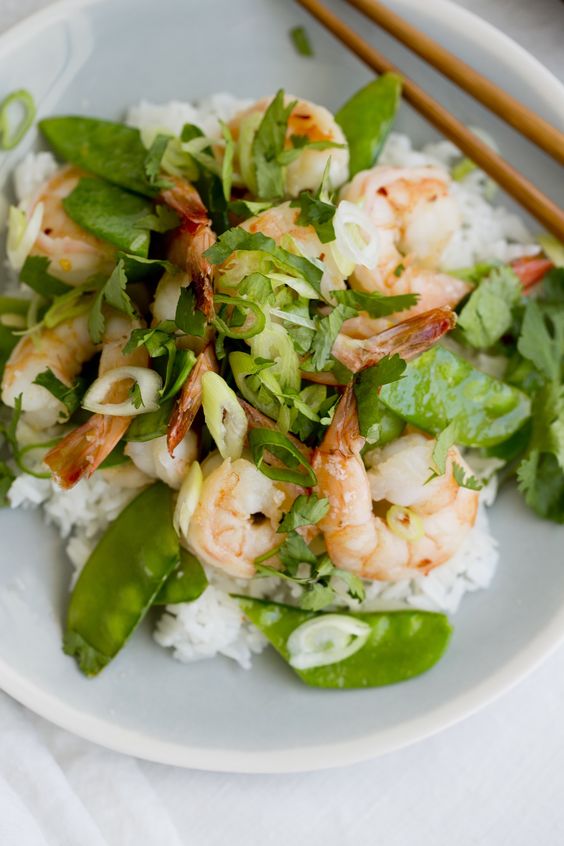 This honey garlic shrimp and other tasty and healthy meals for 2 people are found in this definitive guide. Check out awesome easy meals for two. #healthymeals #nutrition #mealprep #healthyeating #healthylifestyle #healthier #wellness #healthyhabits