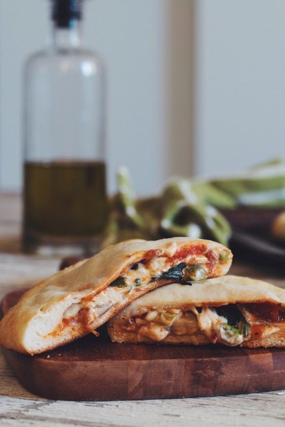 Check out how pizza pockets and other easy and simple meals help you start a healthy eating habit with this awesome post. | easy meal | easy meals healthy | quick and simple meals | healthy recipes on a budget #healthyrecipes #healthymeals #healthyeating #healthyliving #mealprep #nutrition #healthier #healthy #healthyhabits