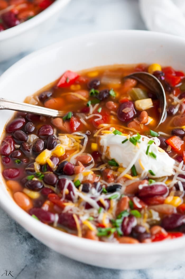 Find easy crock pot soup recipes that fits your budget in this awesome guide. Discover ways to prepare cheap and easy recipes. #healthyeating #healthylife #healthymeals #nutrition #nobake #healthy #healthyrecipes #mealprep #highprotein