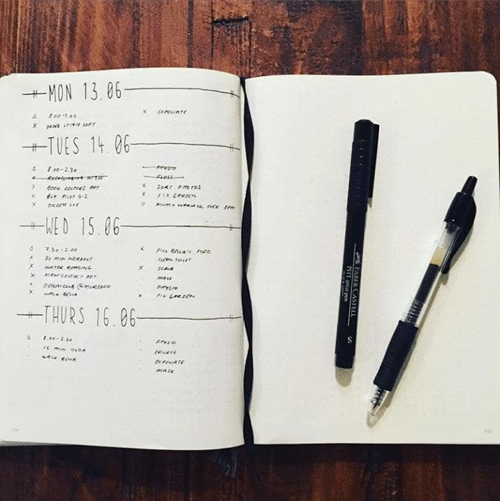 Find out how to create a minimalist bullet journal monthly tracker with this awesome article as your guide. | Get examples of bullet journal layouts. #planners #lifestyle #productivitytips #planning #gtd #purpose #success