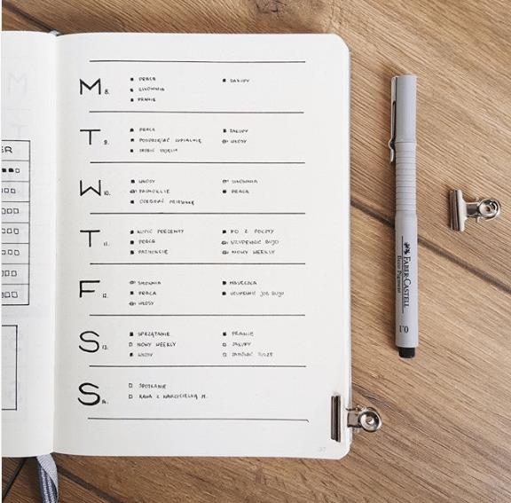 Check out this post for minimalist bullet journal ideas. | Learn how to creat a bullet journal monthly spread. #purpose #success #morningroutine #productivitytips #tips #planners #lifestyle