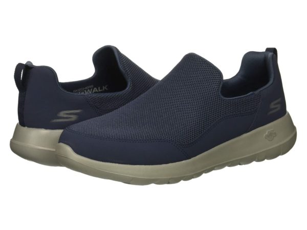 9 Best Walking Shoes for Men: 2022 Review & Buyer's Guide